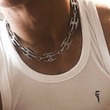 Blade Choker